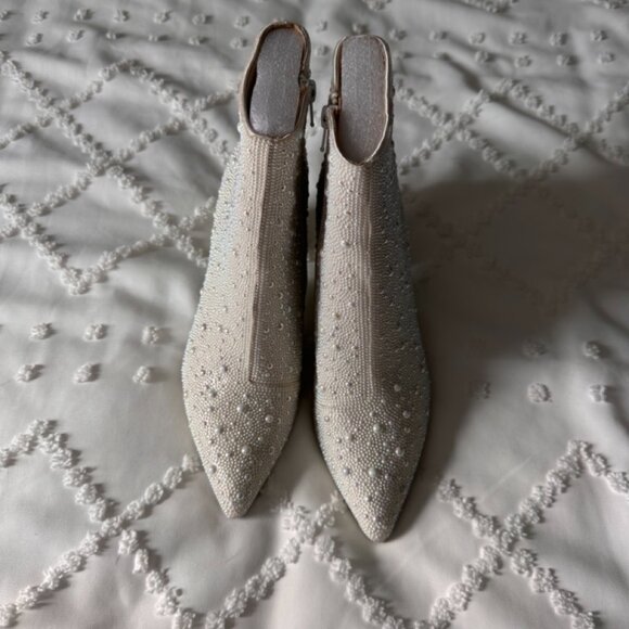 New Never Worn Betsy Johnson White Pearl Ankle Booties - Picture 5 of 14